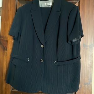 Short sleeve pinstripe suit 20W